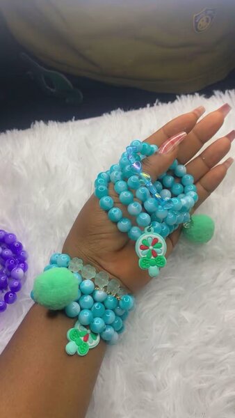 Bracelets perlés colorés