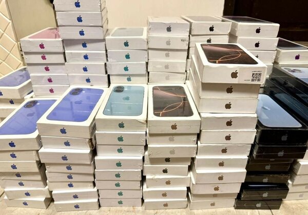 TOUTES LES SÉRIES IPHONE 16 DISPONIBLES