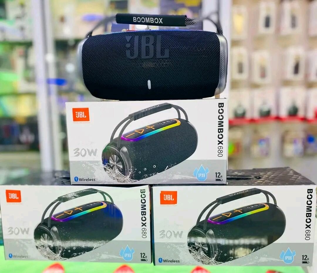 JBL Boombox 680
