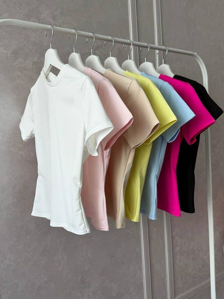 T-shirt rose et rouge bordeaux