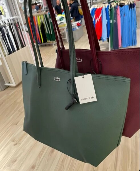 Sac lacoste en cuir élégant
