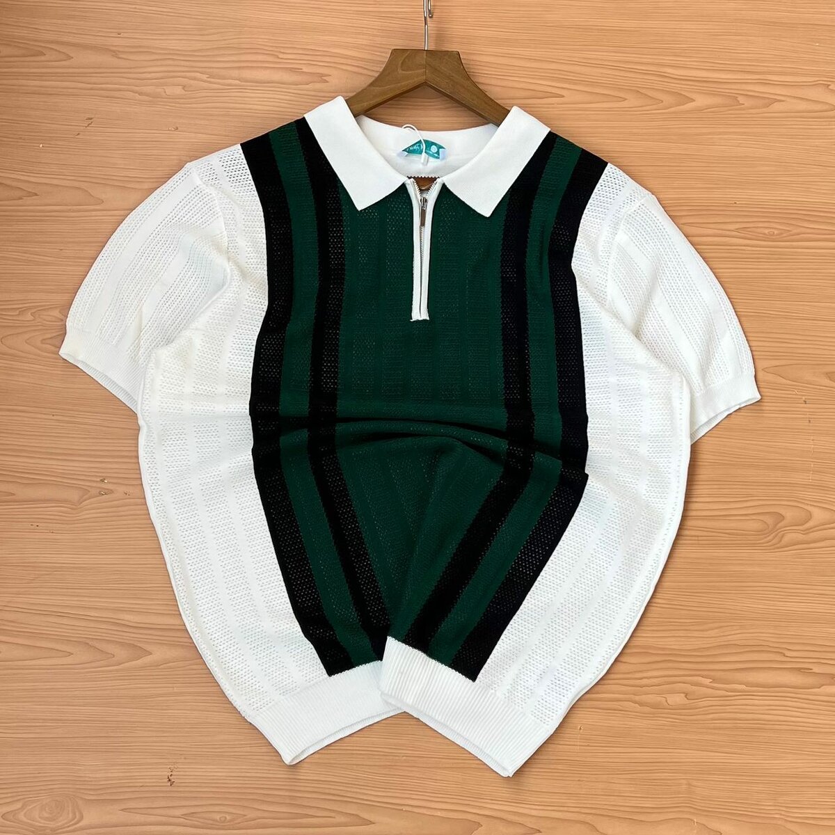 Knitted lacoste