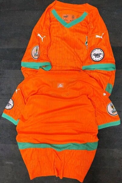 Maillot de football orange