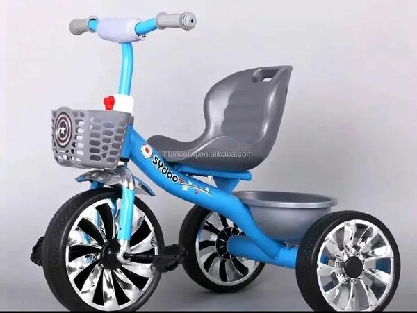 Tricycle enfant bleu avec panier