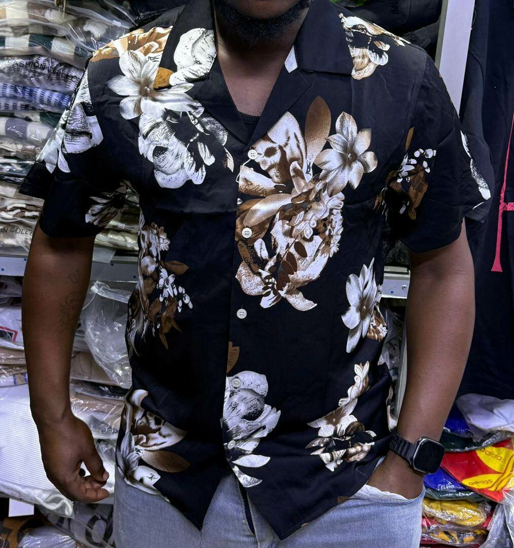 Chemise à motifs floraux