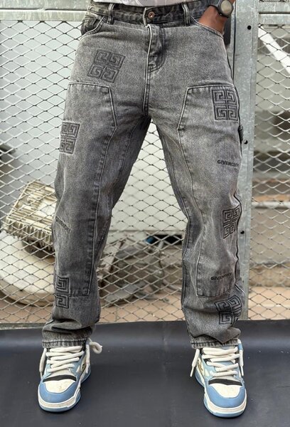 Jeans en denim avec motifs artistiques