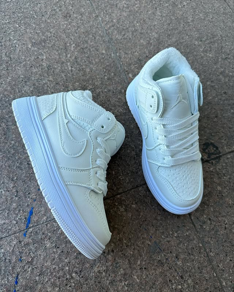 Кроссовки белые