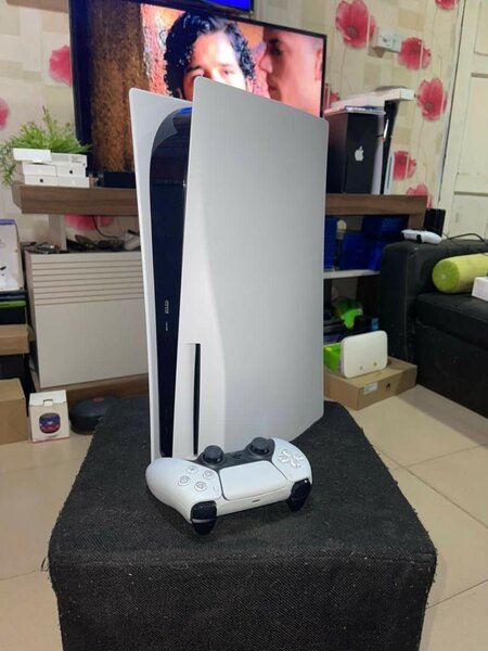 PlayStation 5 (standard)