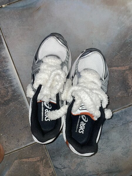 Chaussures de sport Asics blanches