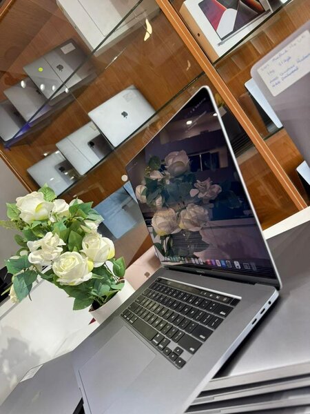 *2019 MACBOOK PRO* INTEL CORE