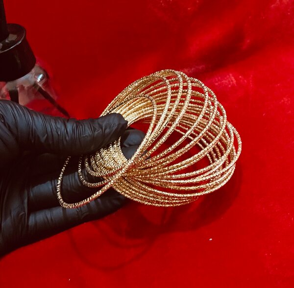 Bracelets dorés élégants