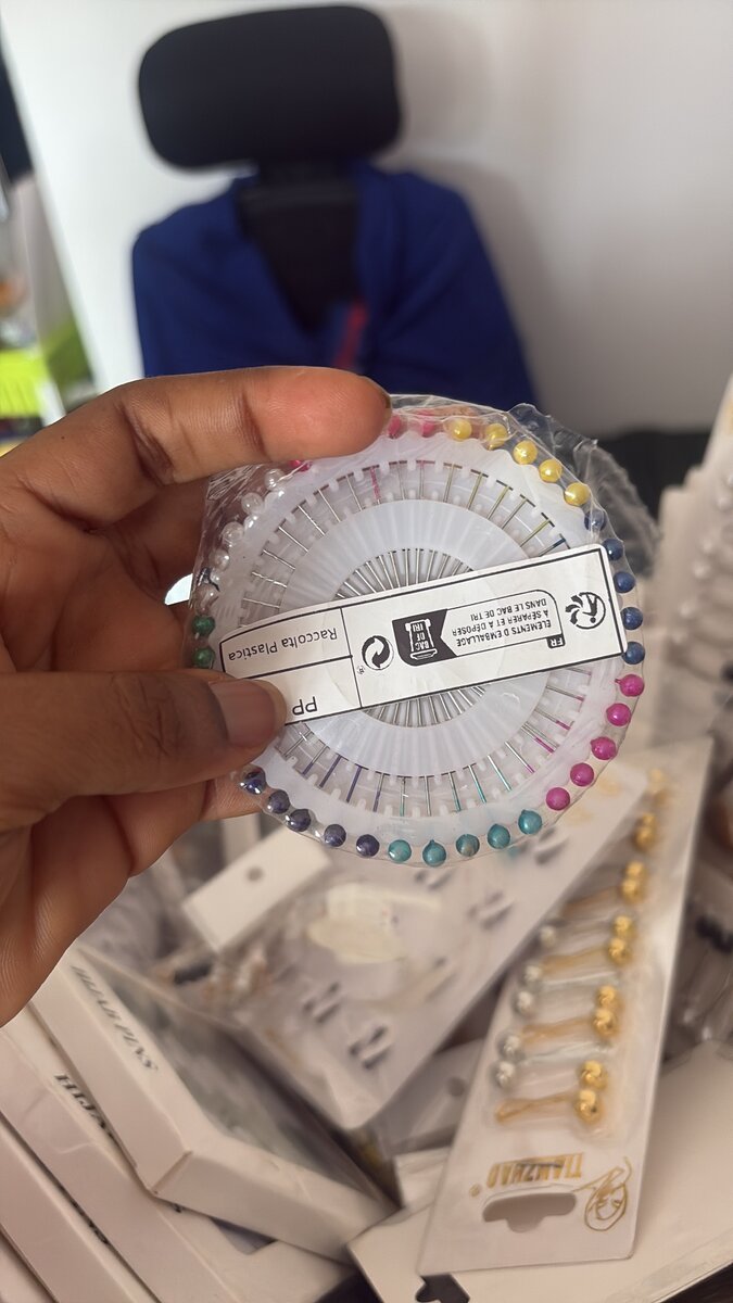 Épingles à têtes colorées