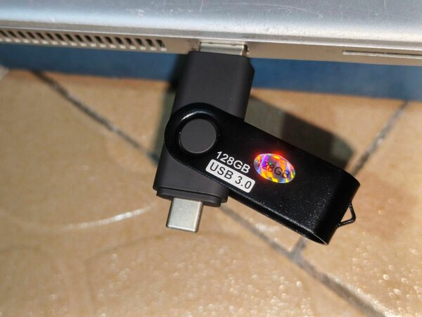 128 GB - Clé USB 3.0 (2 en 1)