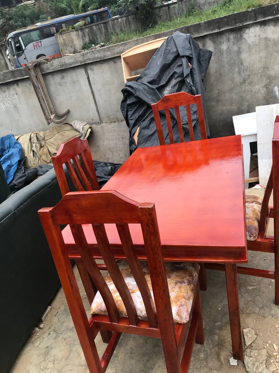 Durable et bien traité   Placard : (2 porte)::90000f  Placar