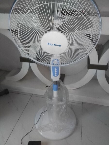 Hybrid fan (zesco/solar powered)
