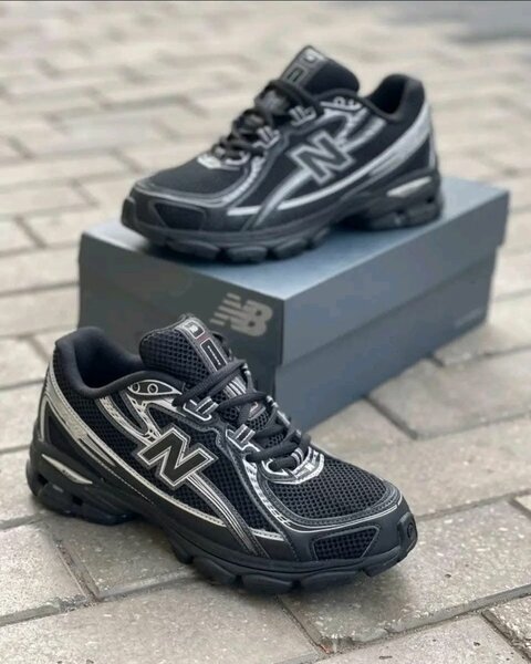 New Balance 740