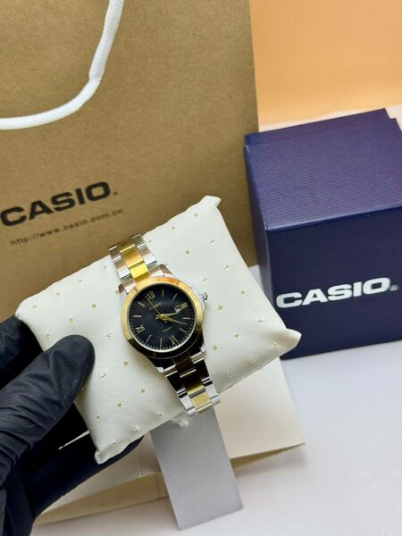 MONTRE LUXE DAME CASIO