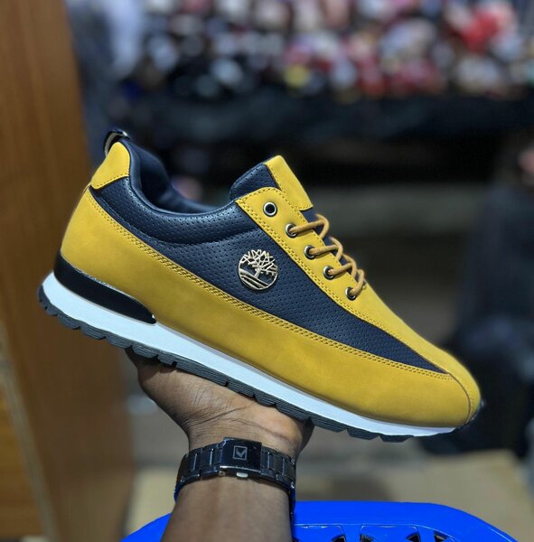 Sneakers en cuir jaune tendance