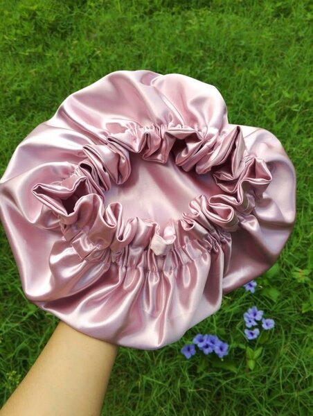 Bonnet en satin pour cheveux