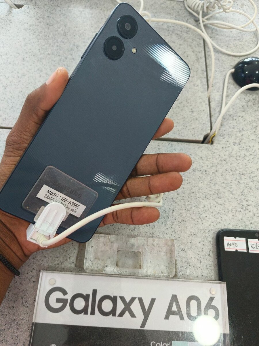 SAMSUNG GALAXY A06 (64)