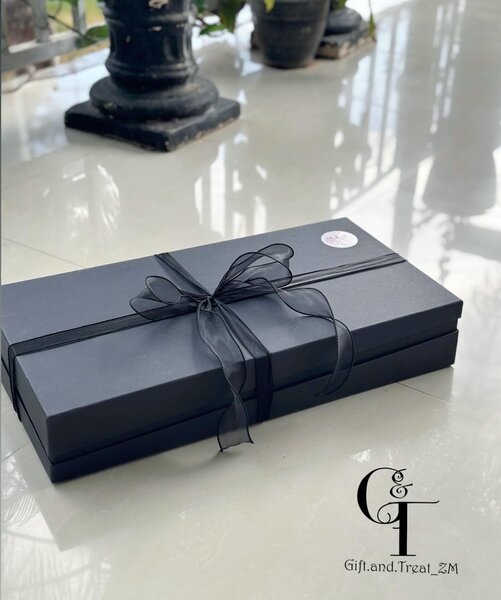 Luxurious roses hamper