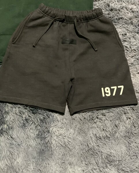 Essentials 1977short