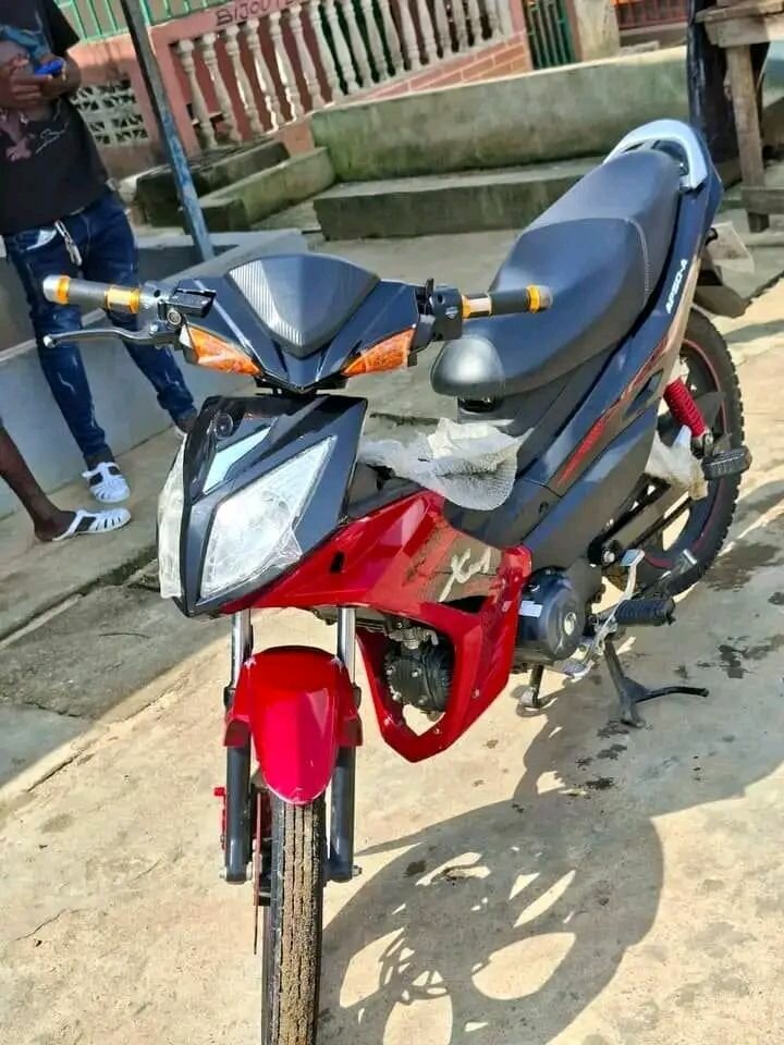 Moto Sportive 125cc Rouge
