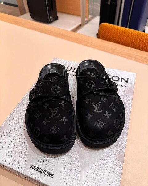 Mules en cuir imprimé