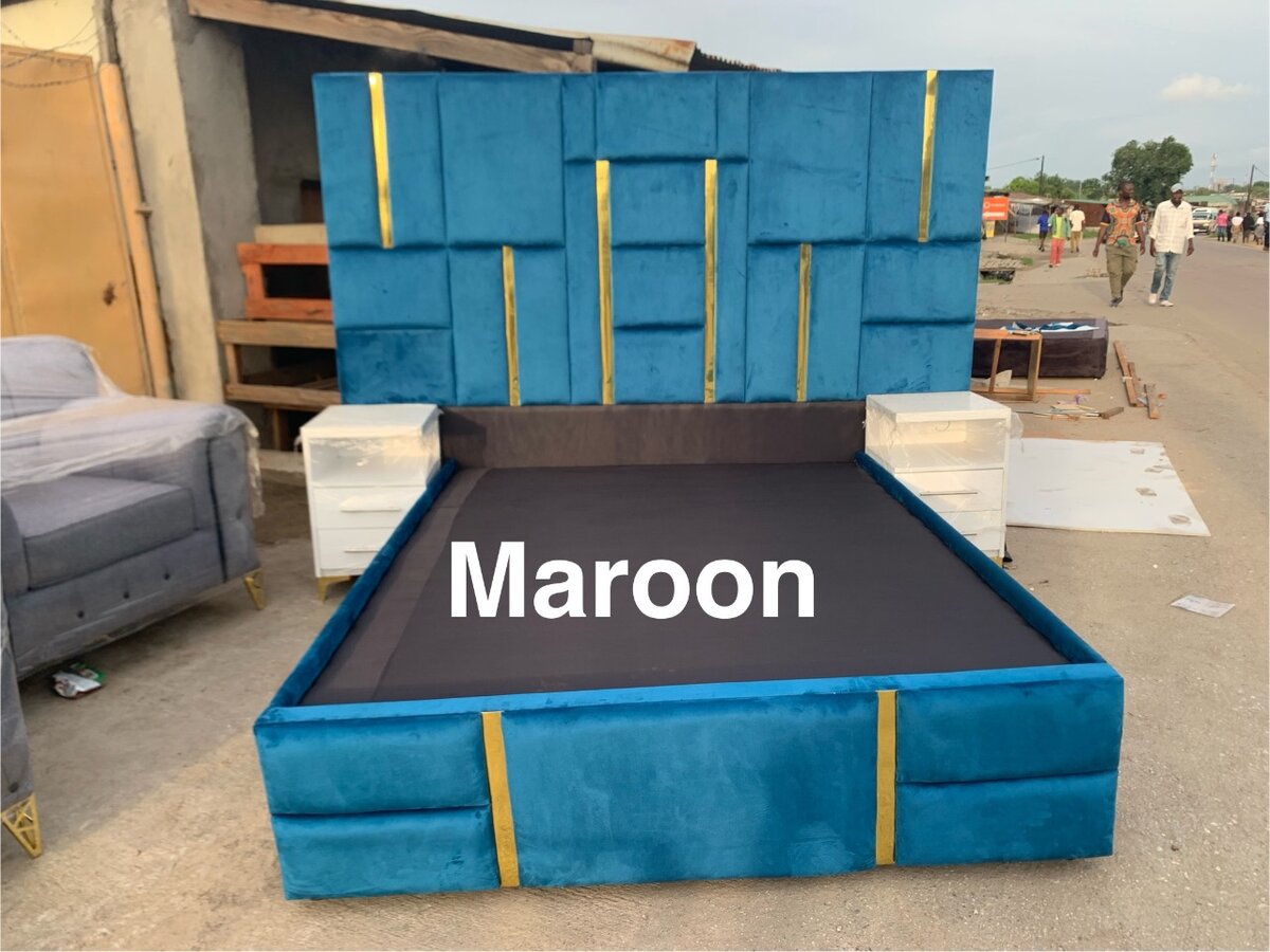 Bed, headboard and side drawers