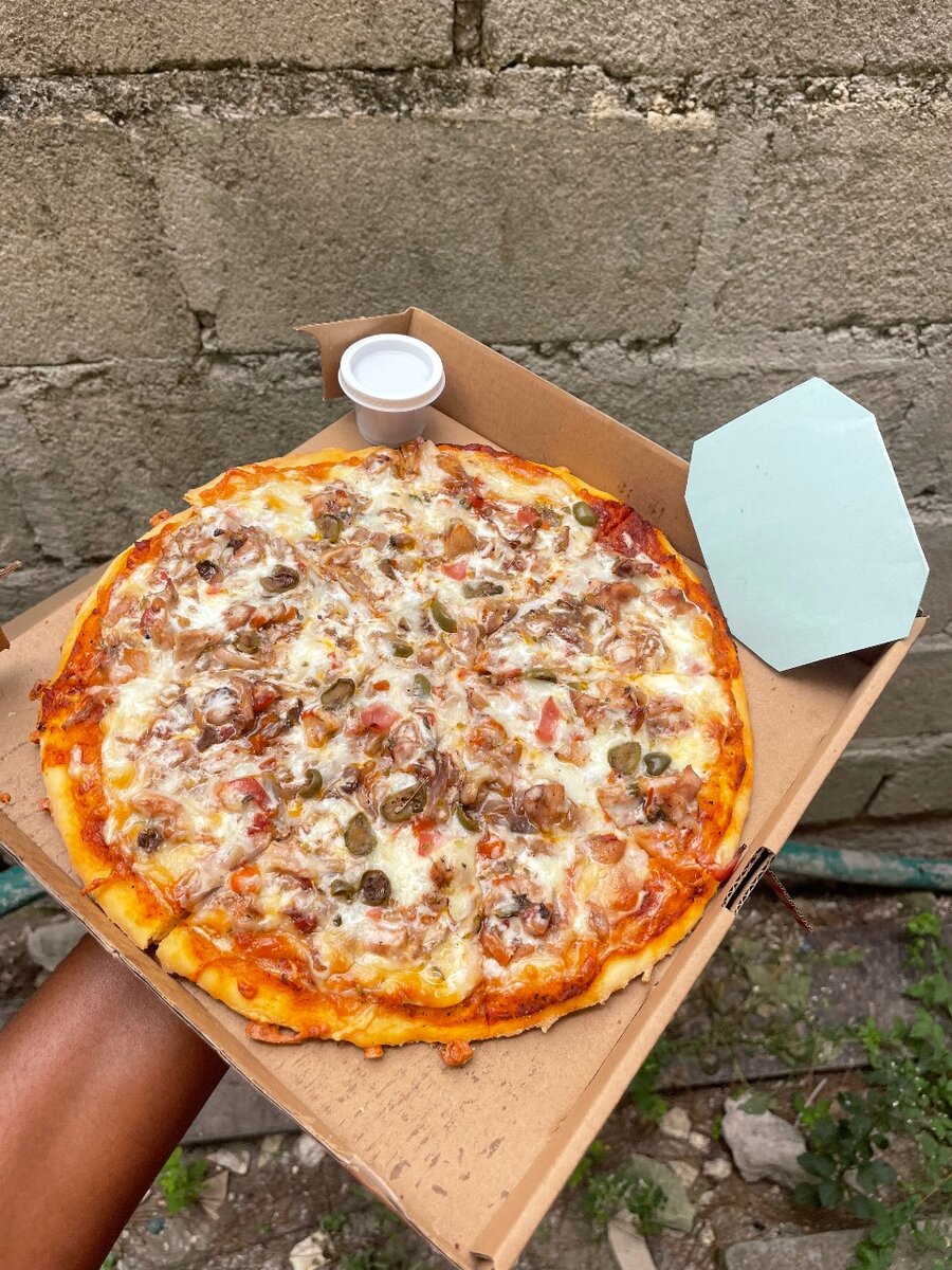 Délicieuse Pizza Capricciosa