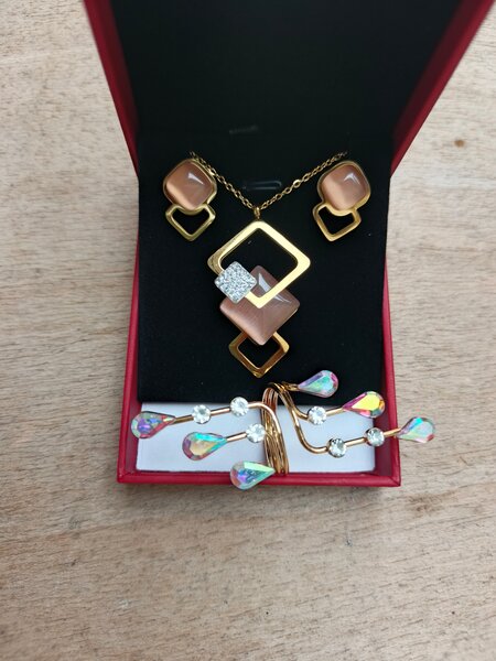 Ensemble de bijoux en plaqué or