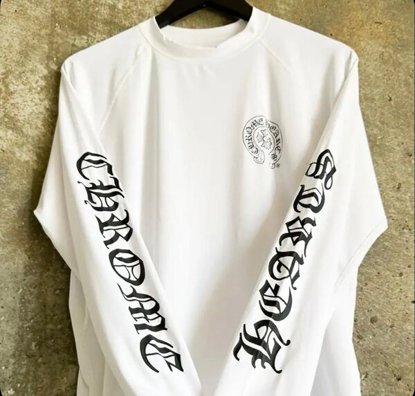 T-shirt à manches longues moderne