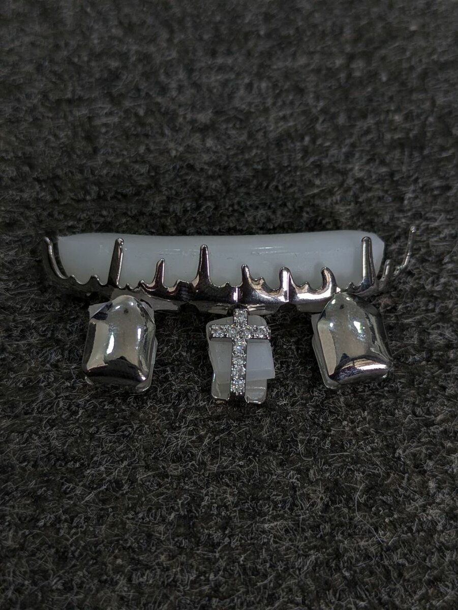 Grillz dentaires dorés croix