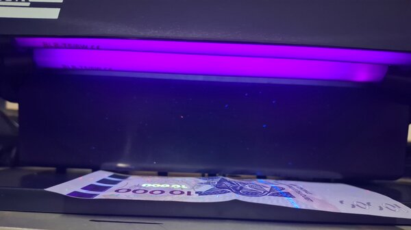 STAR TK-2028 - Détecteur de faux billets UV