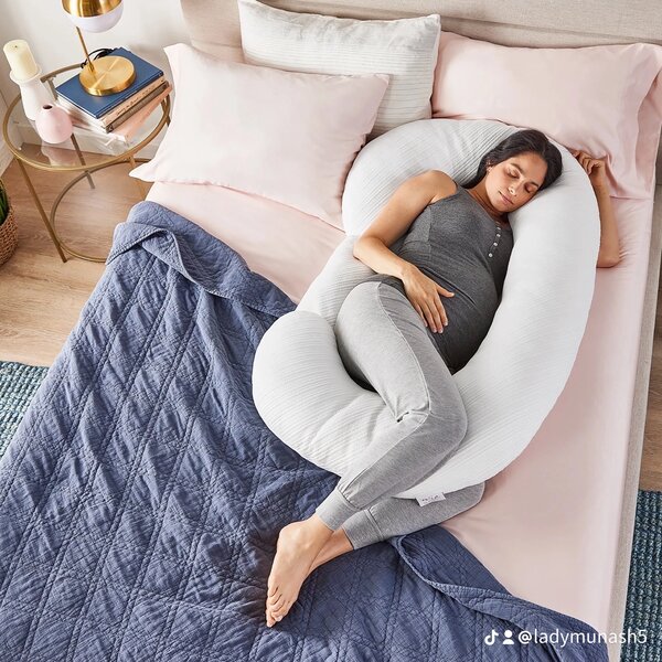 Pregnant pillow