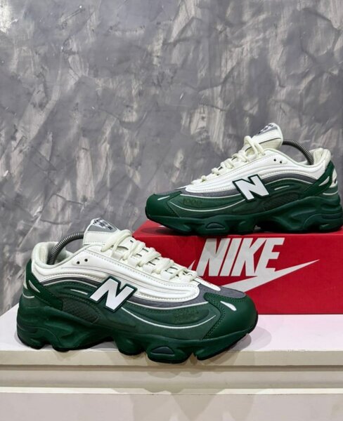 NEW BALANCE 1000