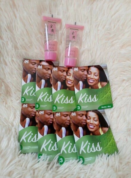 24 préservatifs + 2 lubrifiant