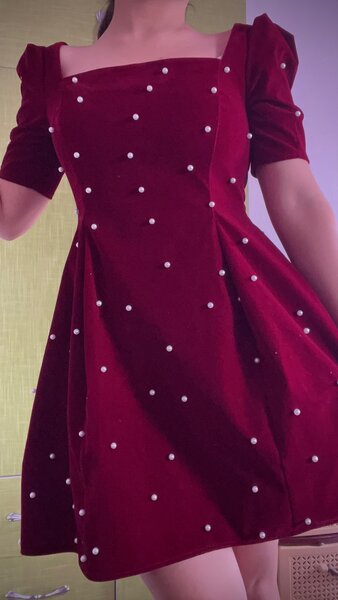 Бархатное бордовое платье