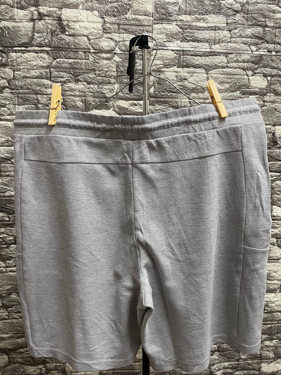 Shorts de sport gris pour hommes