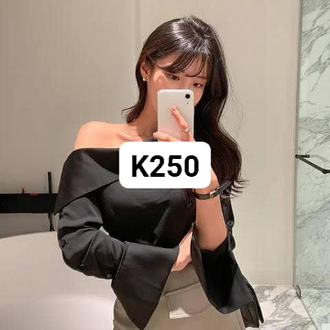 Stylish women's blouse black