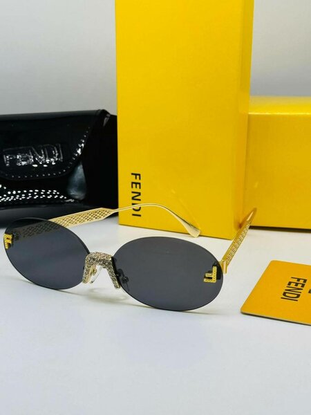 Lunettes de soleil Fendi élégantes