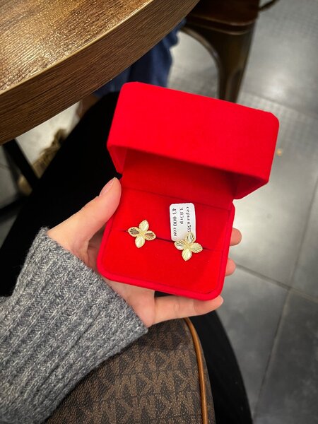 Золотые серьги van cleef