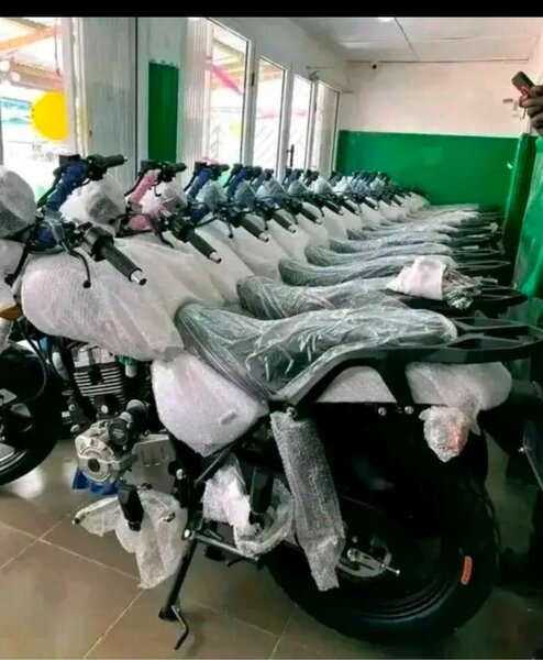 Motos neuves emballées