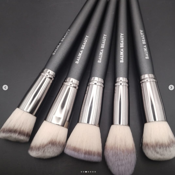 Enjoy the Softness and Smoothness Of our Wellness Makeup Brushes as You use them for Your Makeup Routine 💯‼️
