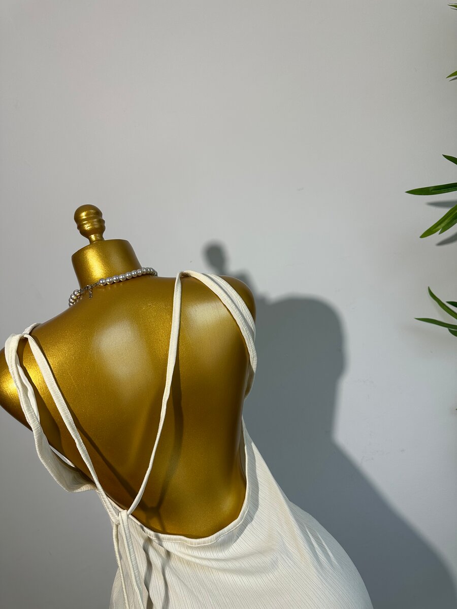 Robe moulante blanche élégante