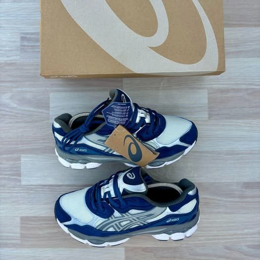 Chaussures de sport ASICS