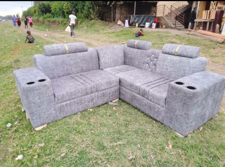 Canapé gris moderne avec rangement