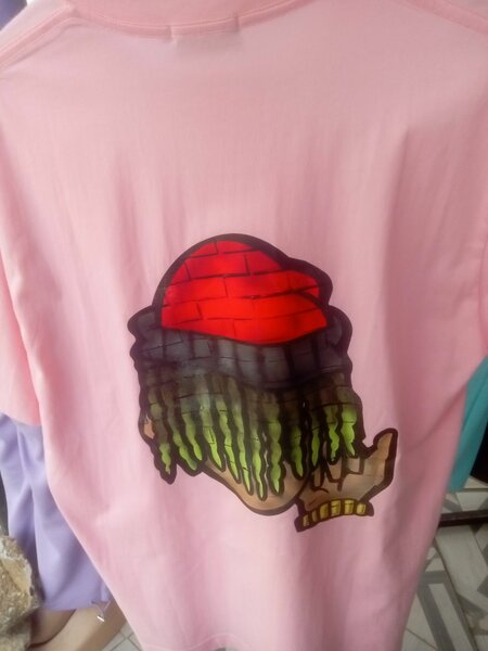 T-shirts graphiques colorés