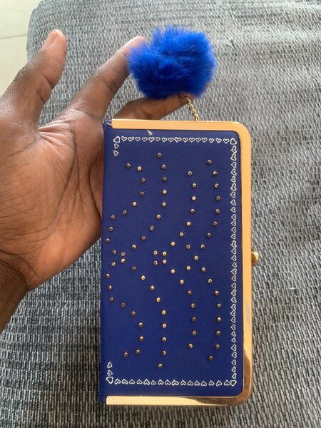 Élégant avec chic pompon