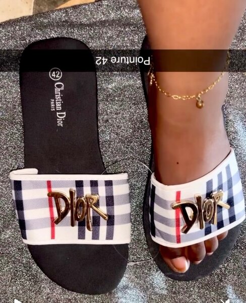 Sandales Dior à carreaux